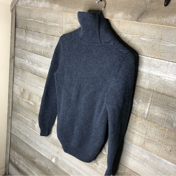 Cambridge Dry Goods navy blue lambswool blend sweater - Picture 4 of 4